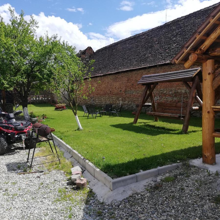 Casa Din Barcut Pensionat Exteriör bild