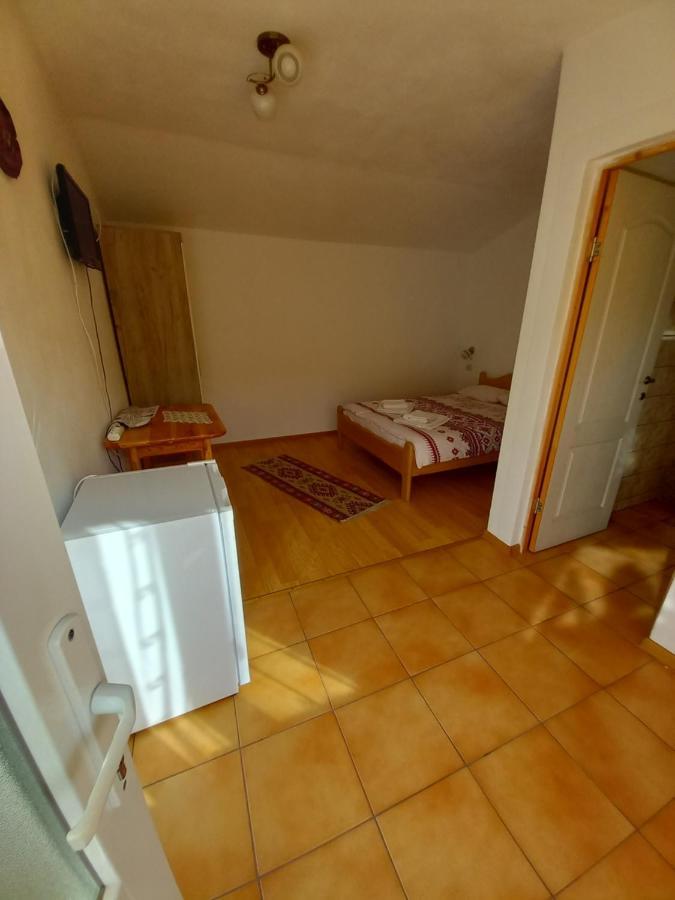 Casa Din Barcut Pensionat Exteriör bild