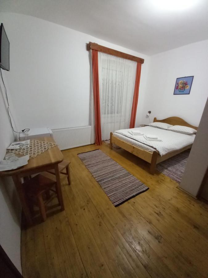 Casa Din Barcut Pensionat Exteriör bild
