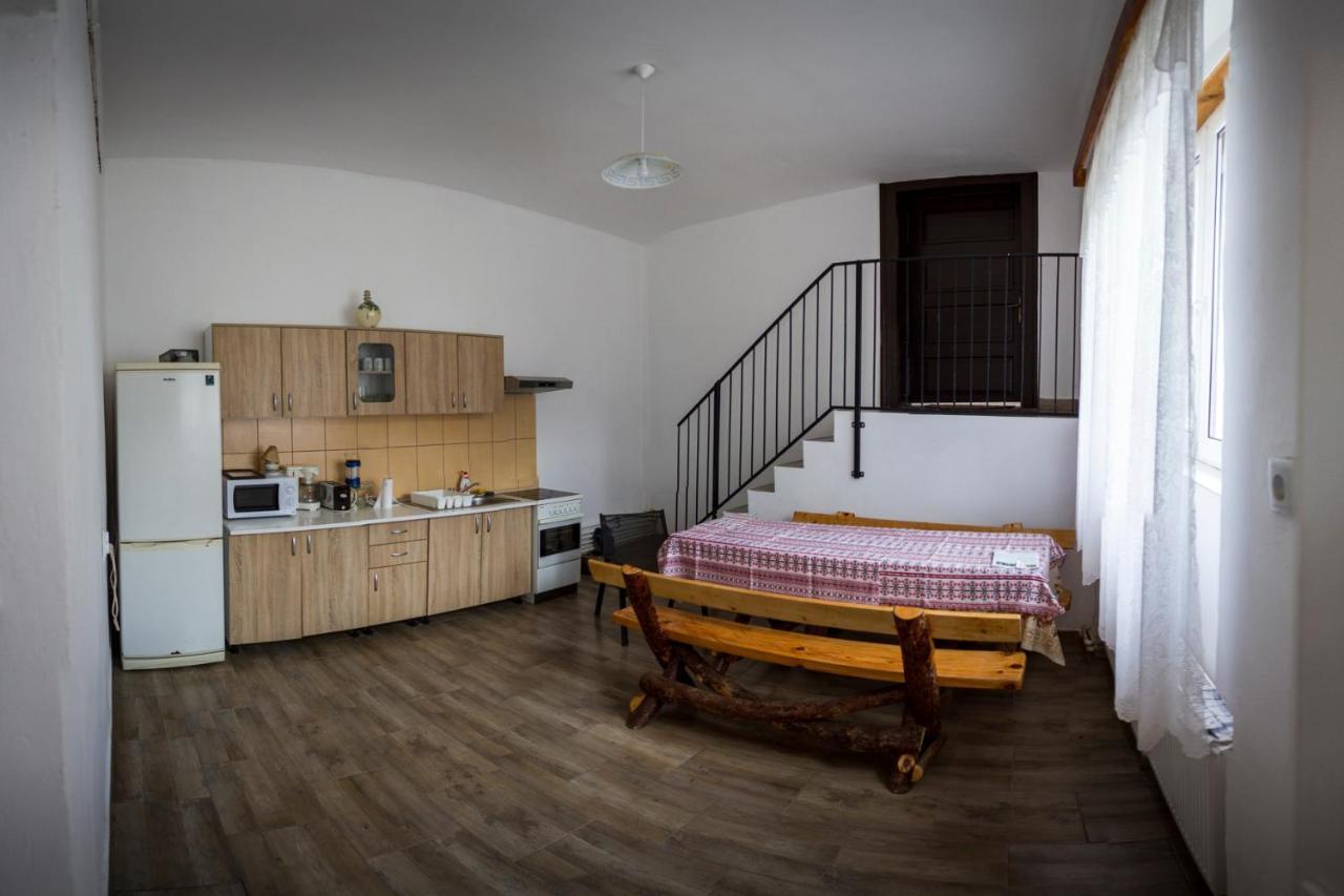 Casa Din Barcut Pensionat Exteriör bild